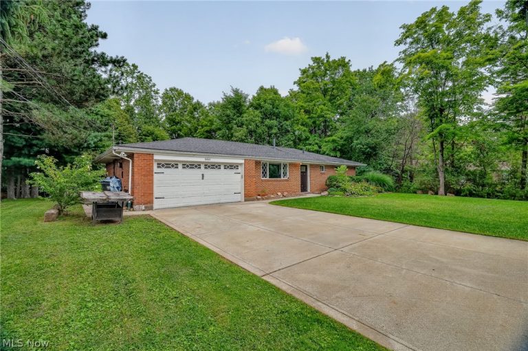 9265 Brookdale Lane, Macedonia, OH - Photo 2