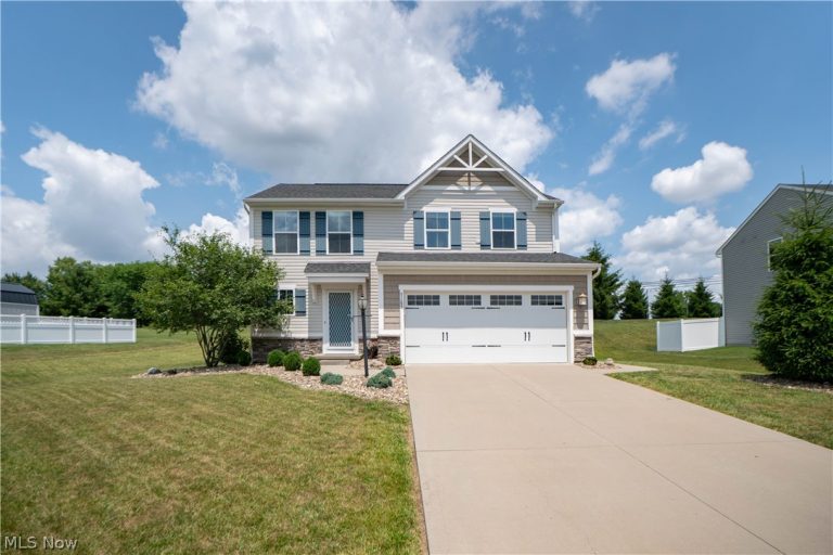 7185 Gauntlet Street, Massillon, OH - Photo 2