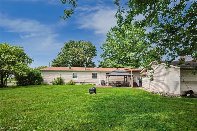 209 Cherry Avenue, Niles, OH - Photo 4