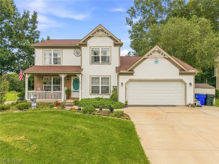 803 Collins Pond Drive, Ravenna, OH, 44266