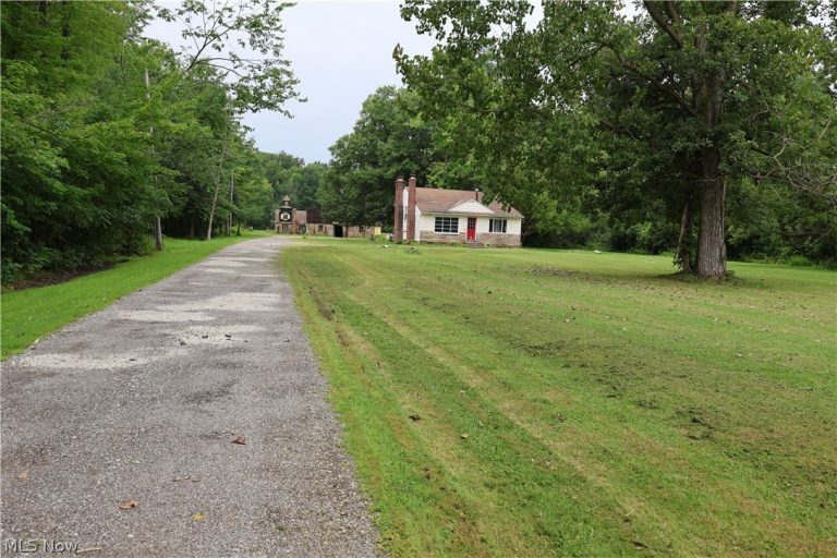 2938 Som Center Road, Willoughby, OH, 44094