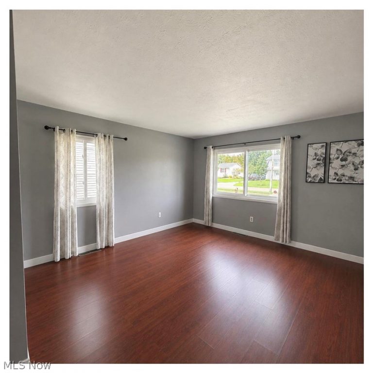 490 Myra Drive, Chardon, OH - Photo 8