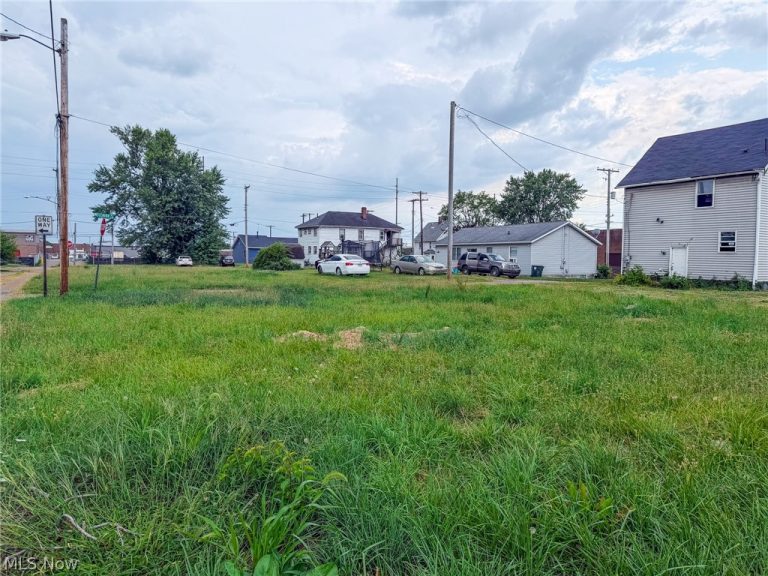 801 Backert Court, Canton, OH, 44707
