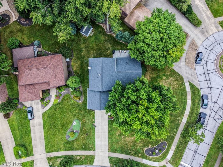 27563 Hemlock Drive, Westlake, OH - Photo 4