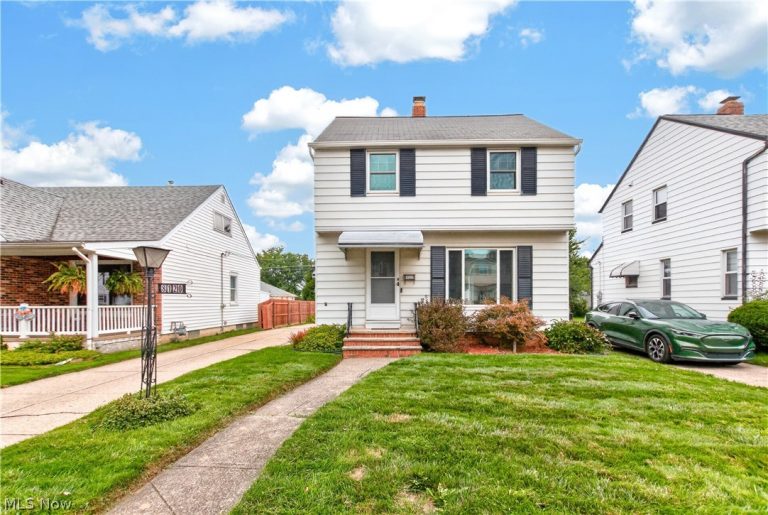 8120 Pelham Drive, Parma, OH, 44129
