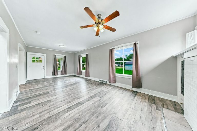 25 Russell Avenue, Niles, OH - Photo 4