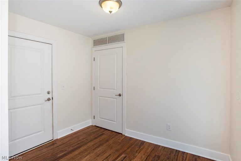7309 Gateway Court, Cleveland, OH - Photo 4