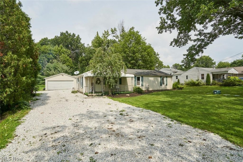 3305 Klages Boulevard, Tallmadge, OH