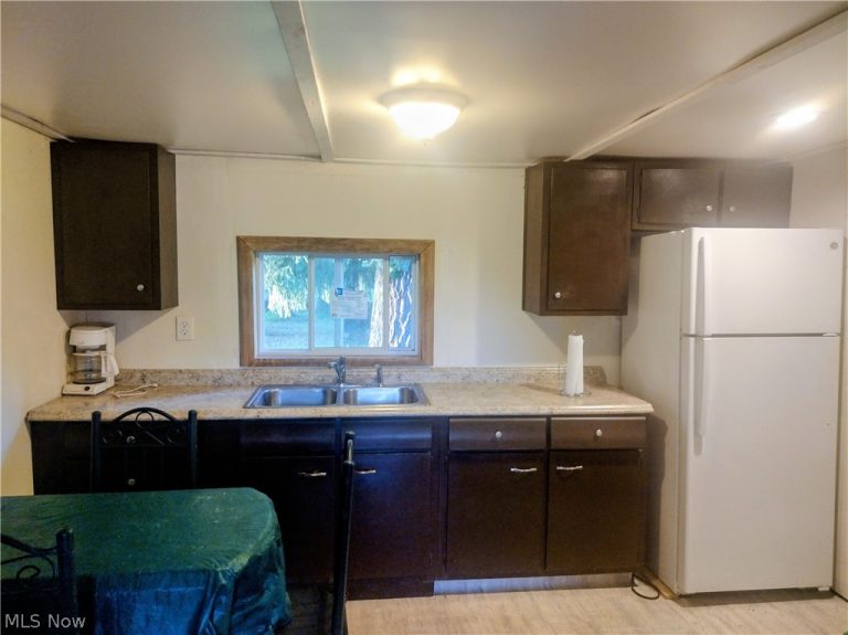 11566 Homestead Avenue, Alliance, OH - Photo 2