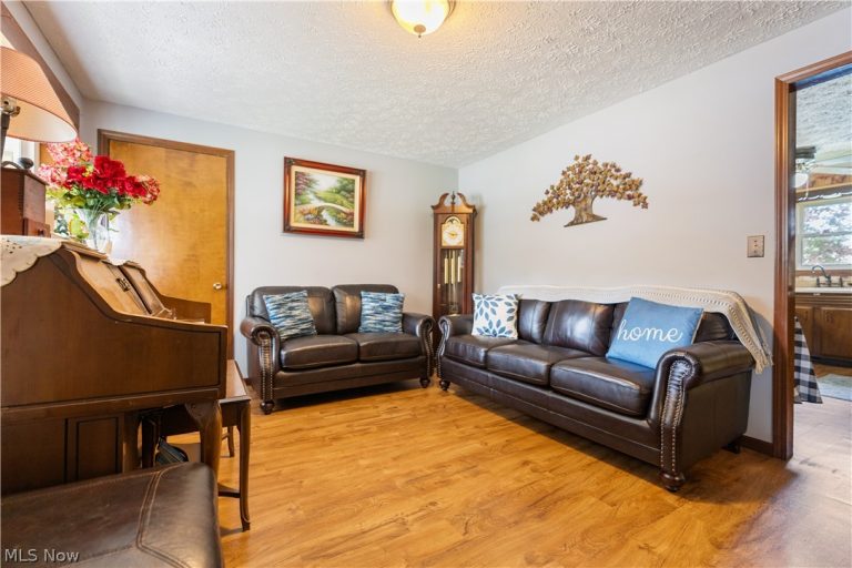 1015 Carnwise Street, Canton, OH - Photo 3