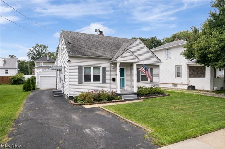 1556 Campbell Street, Cuyahoga Falls, OH - Photo 4