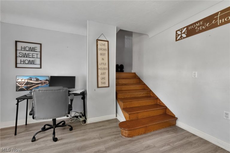 991 Reeve Road, Elyria, OH - Photo 8