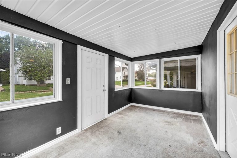 54 Brown Street, Barberton, OH - Photo 8