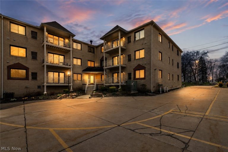 19510 Lorain Road #201, Fairview Park, OH, 44126