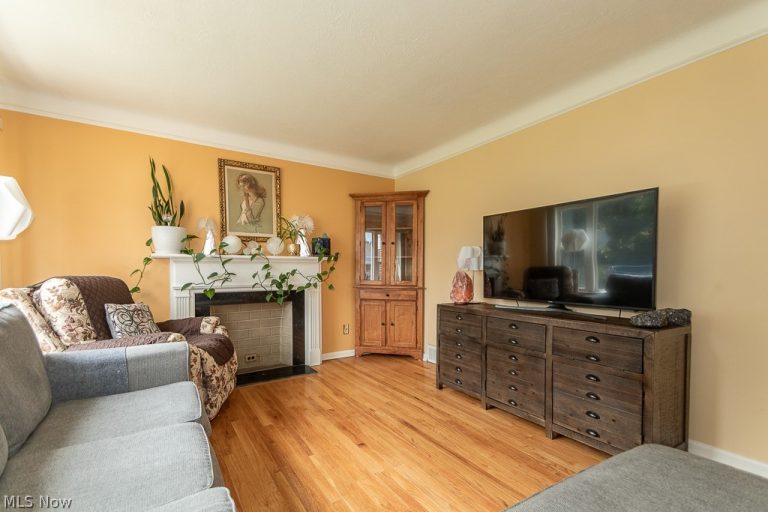 1292 Irene Road, Lyndhurst, OH - Photo 2
