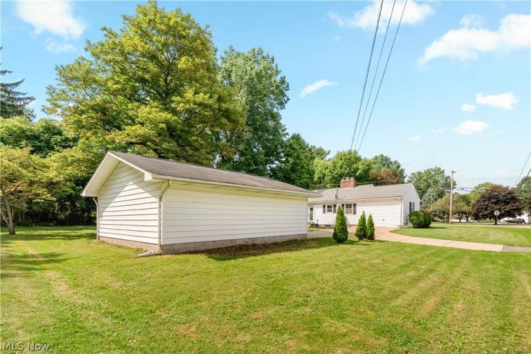 7946 Parkford Street, Massillon, OH - Photo 6