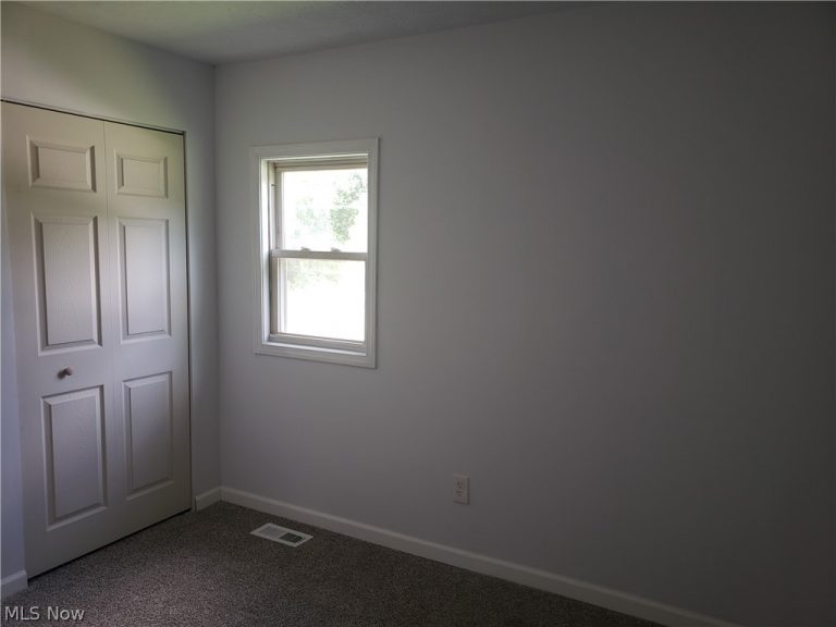 6110 Antrim Road, Elyria, OH - Photo 6
