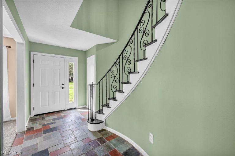 11 Meadowlawn Drive #5, Mentor, OH - Photo 2