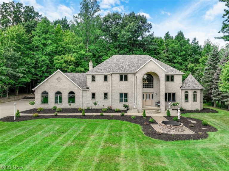 8190 Mount Royal Drive, Concord Twp, OH, 44077