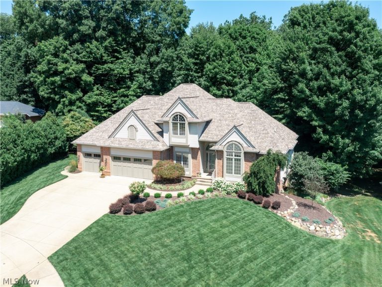 2039 Bent Creek Trail, Cuyahoga Falls, OH - Photo 3