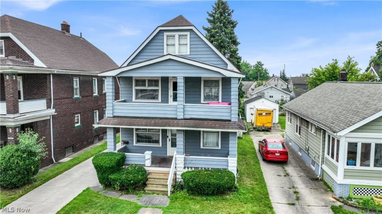4304 Beta Avenue, Newburgh Heights, OH - Photo 3
