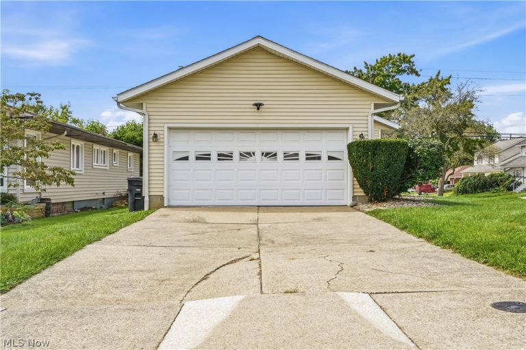 252 Clinton Avenue, Akron, OH - Photo 6