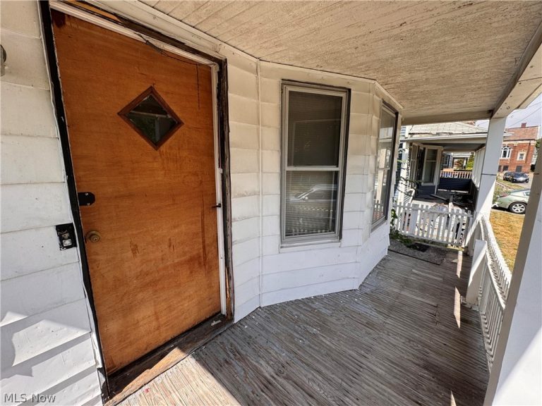 10907 Hull Avenue, Cleveland, OH - Photo 2