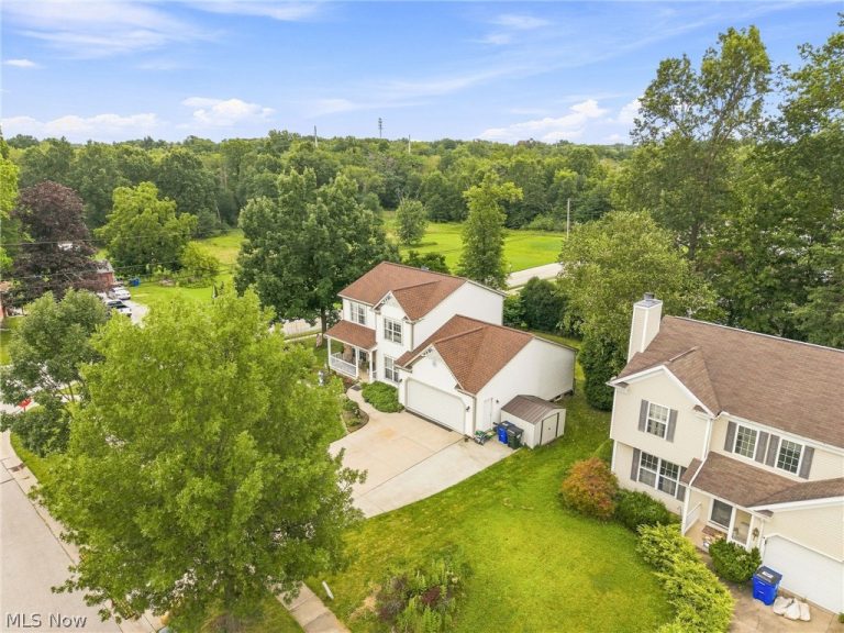 803 Collins Pond Drive, Ravenna, OH - Photo 5