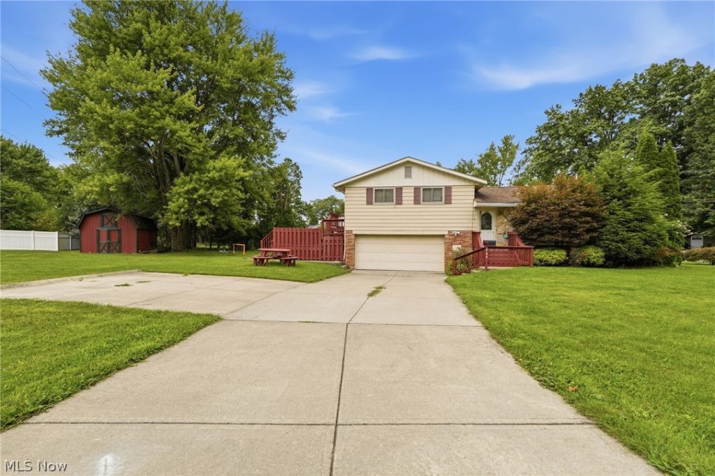 744 Edwards Drive, Berea, OH
