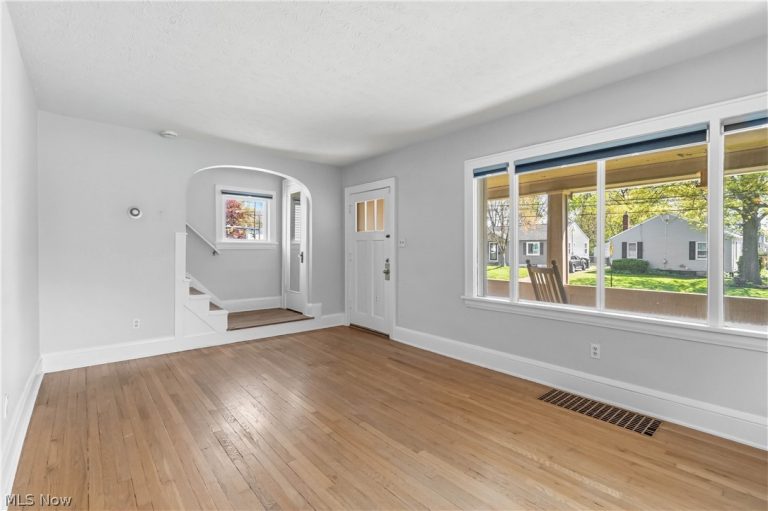 330 Hawkins Avenue, Akron, OH - Photo 6