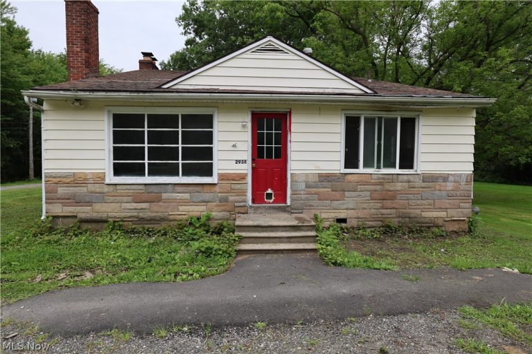 2938 Som Center Road, Willoughby, OH - Photo 4