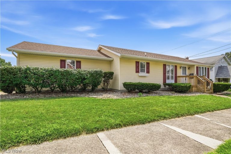 252 Clinton Avenue, Akron, OH - Photo 4