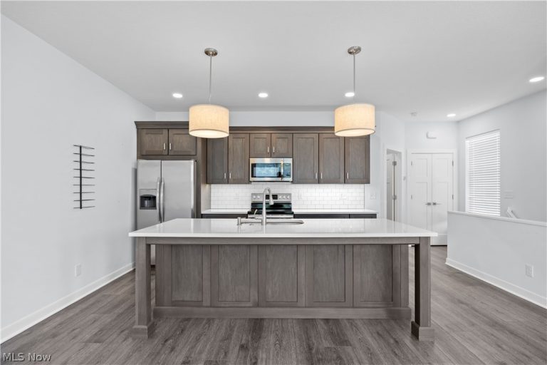 2059 34th Place, Cleveland, OH - Photo 4