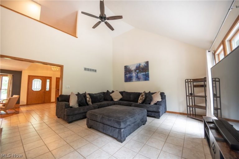 2885 Valley Road, Cuyahoga Falls, OH - Photo 6