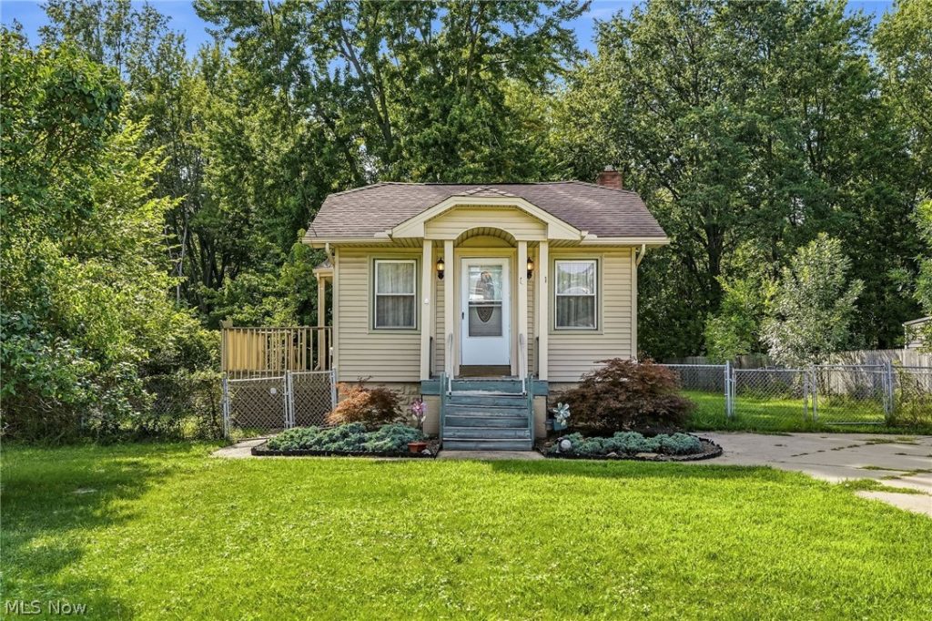2350 Columbia Road, Westlake, OH