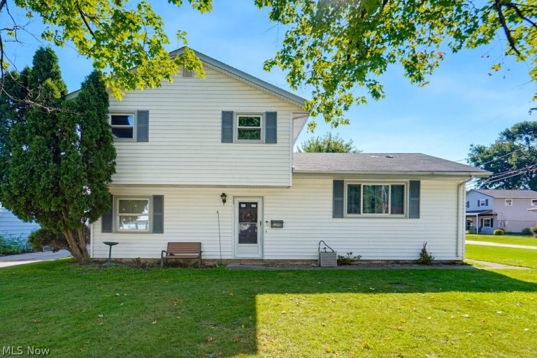 1295 Mohegan Trail, Willoughby, OH, 44094