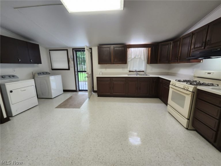 536 Oak Circle, Warren, OH - Photo 4