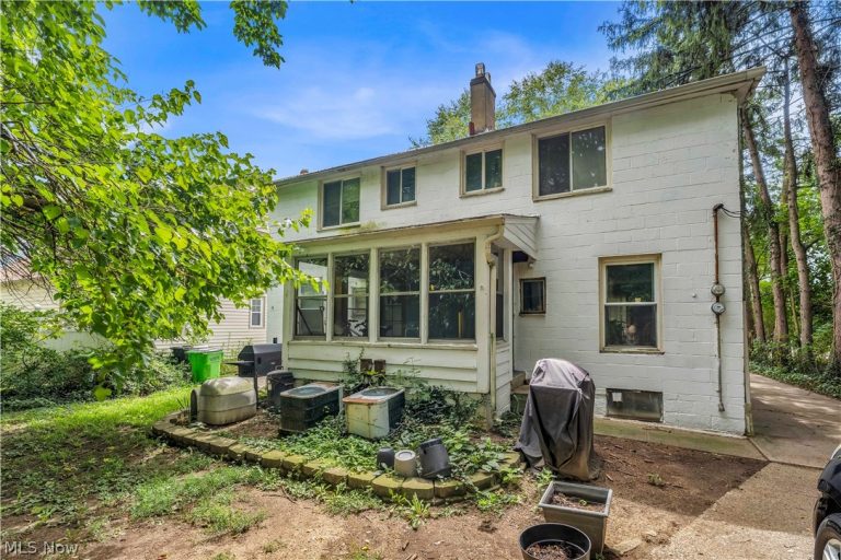 102 Hartman Street, Berea, OH - Photo 4