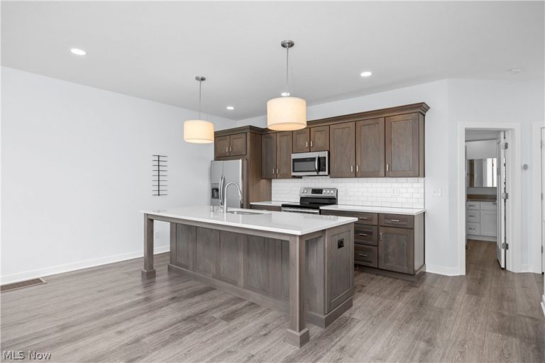 2059 34th Place, Cleveland, OH - Photo 5