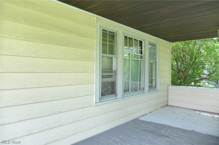 5363 Bartlett Road, Bedford Heights, OH - Photo 2