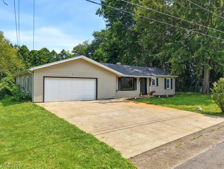 2953 Prior Road, Coventry, OH - Photo 2