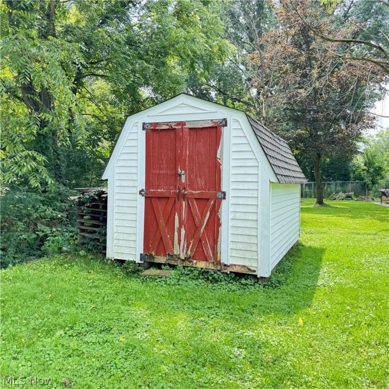 547 Ewart Road, Akron, OH - Photo 5