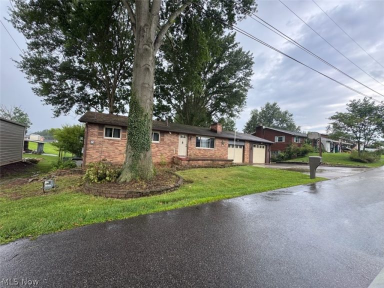 1704 17th Avenue, Parkersburg, WV - Photo 2