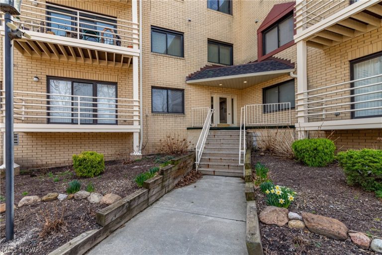 19510 Lorain Road #201, Fairview Park, OH - Photo 2