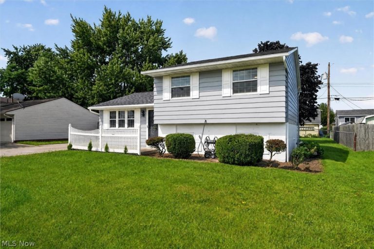 4036 Leavitt Road, Lorain, OH - Photo 3