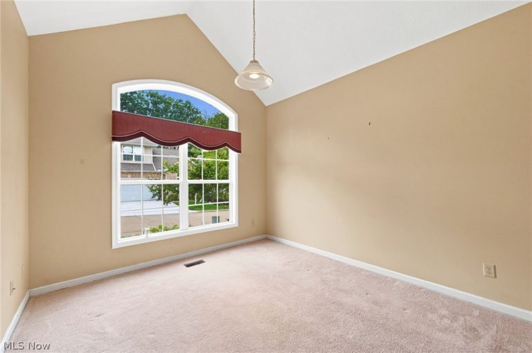 6797 Rolling Meadow Drive, Cleveland, OH - Photo 5