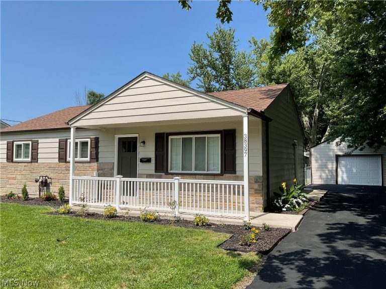 38397 Dolores Drive, Eastlake, OH - Photo 2