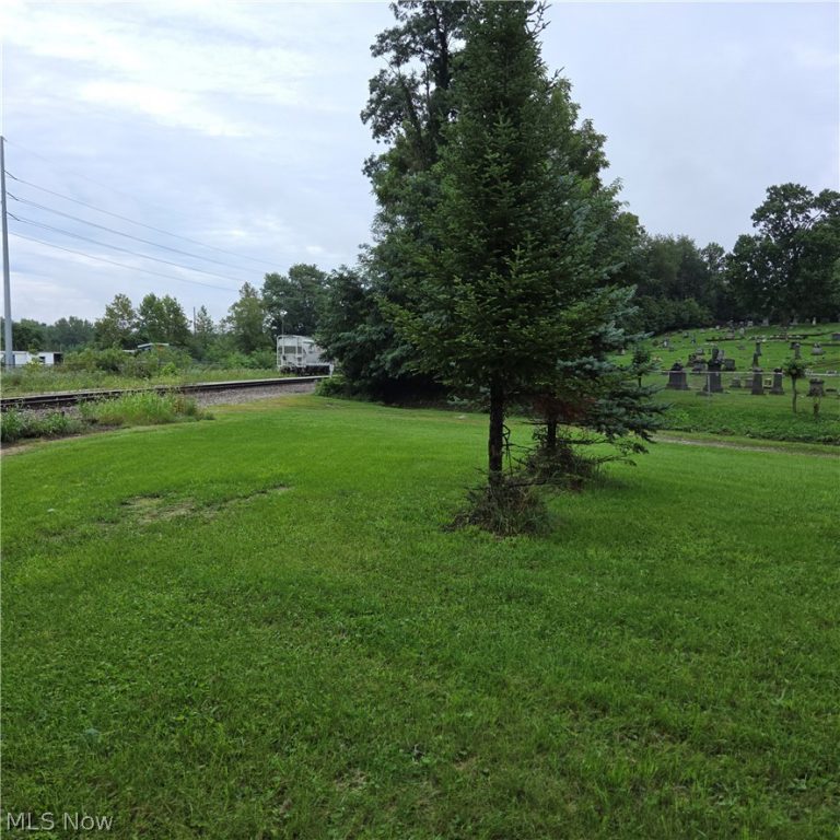 357 6th Street, Coshocton, OH - Photo 8