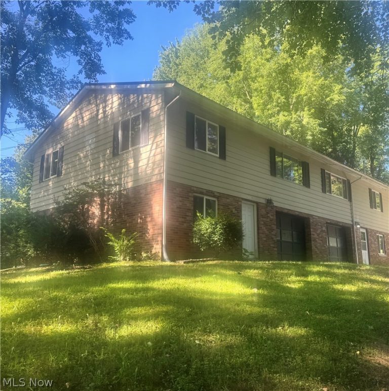 2850 Long Road, Akron, OH, 44312