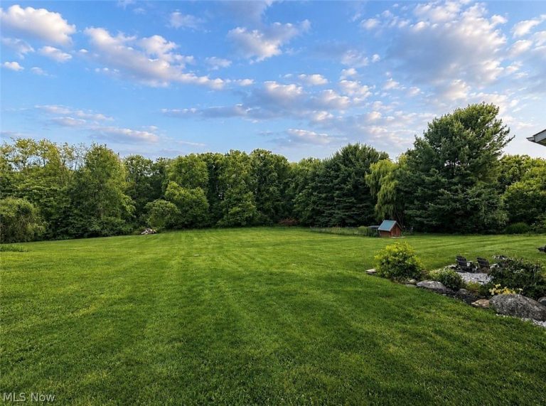 2976 Greenleaf Road, Akron, OH - Photo 4